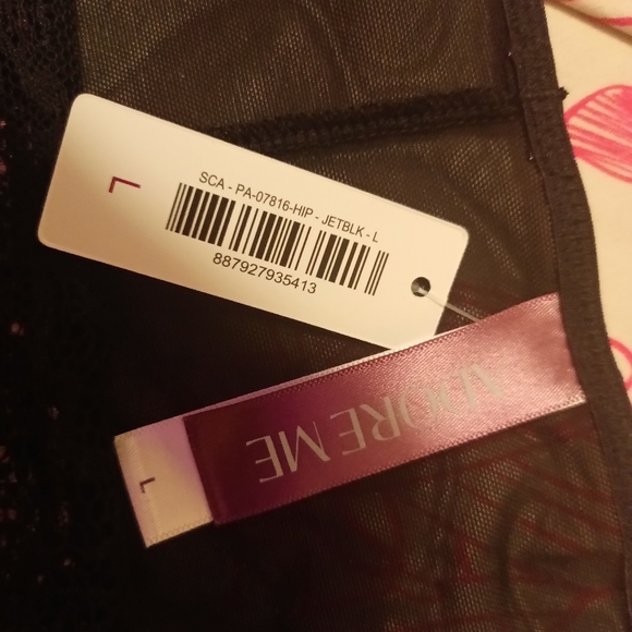 Adore me bra and panties set - Picture 3 of 3